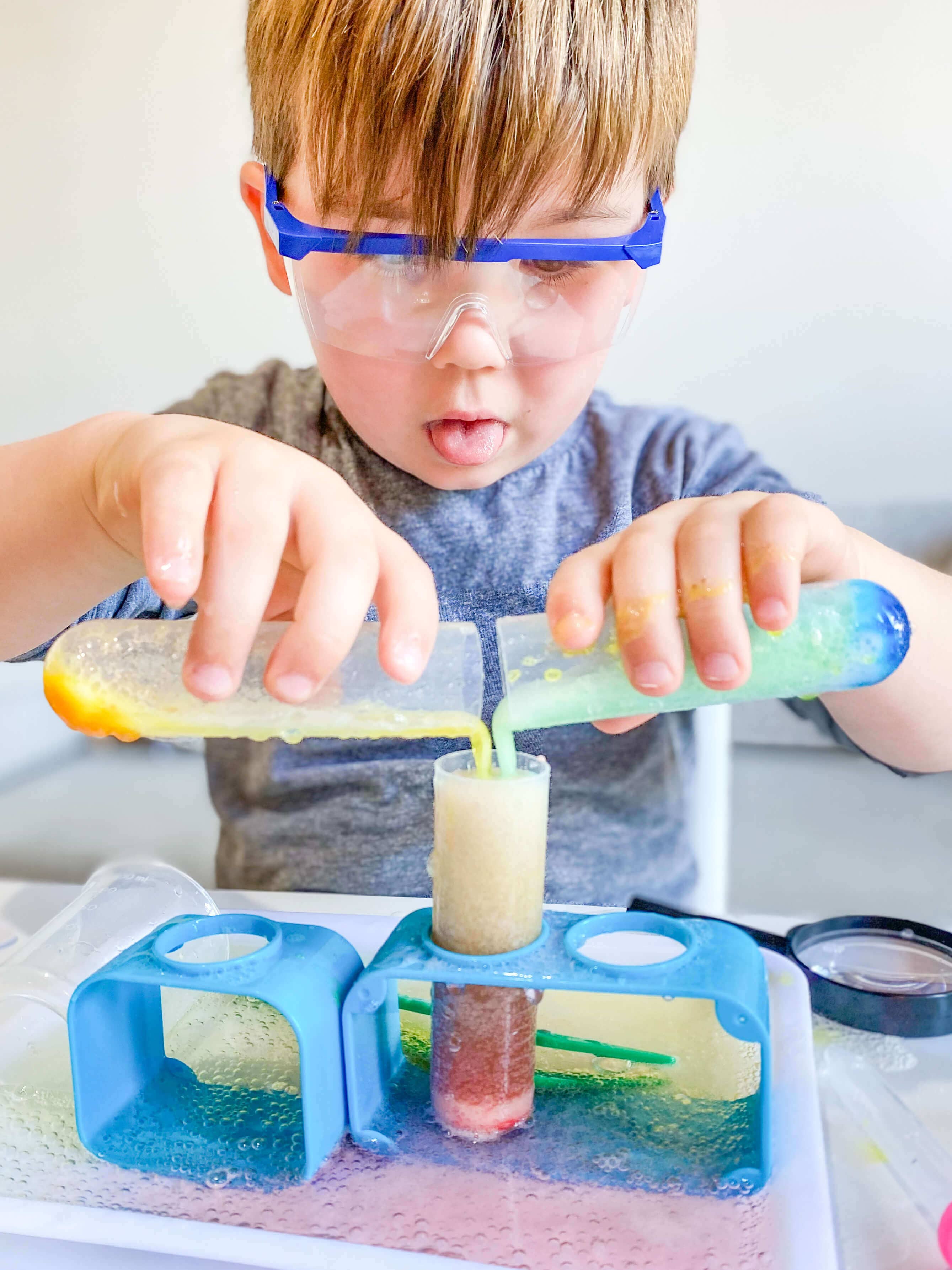 The Play Card Co - Science Kit